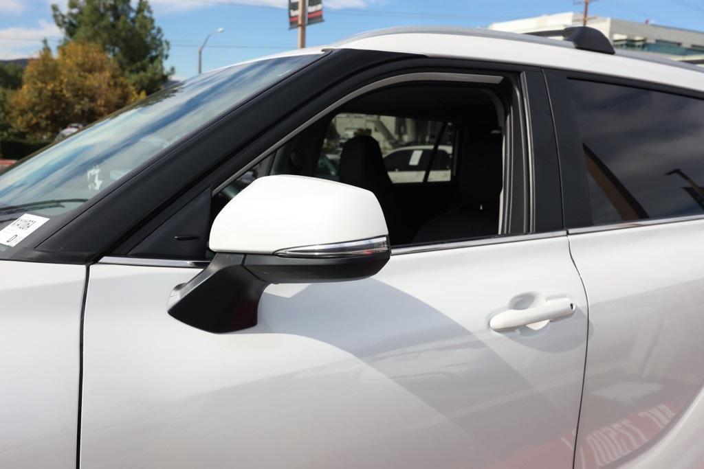 used 2024 Toyota Highlander Hybrid car, priced at $46,248