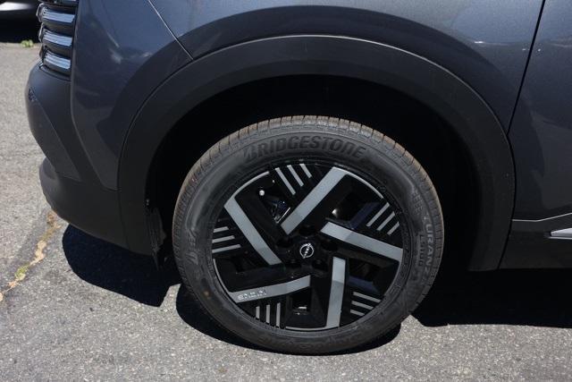 new 2025 Nissan Kicks car, priced at $21,853