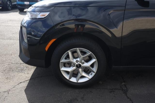 used 2022 Kia Soul car, priced at $13,998