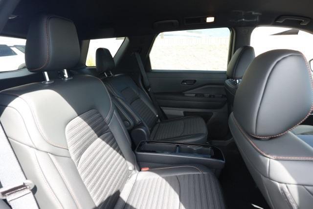 new 2025 Nissan Pathfinder car, priced at $39,257
