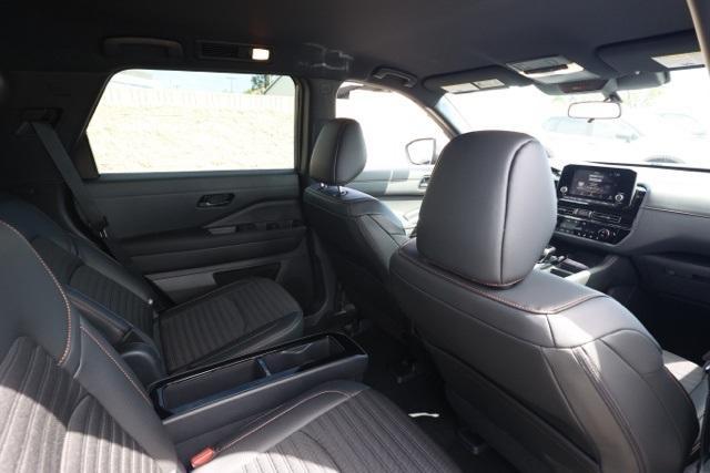 new 2025 Nissan Pathfinder car, priced at $39,257