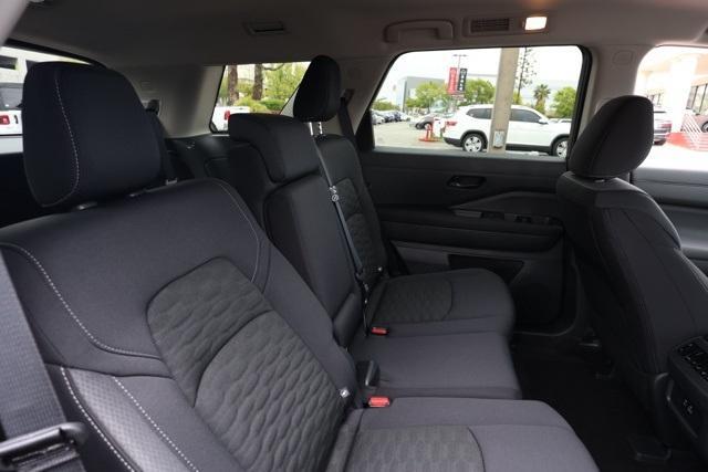 new 2025 Nissan Pathfinder car, priced at $40,470