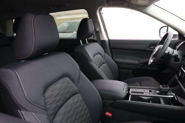 new 2025 Nissan Pathfinder car, priced at $37,352