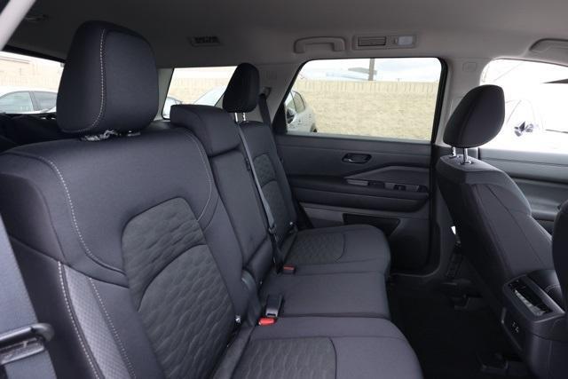 new 2025 Nissan Pathfinder car, priced at $37,352