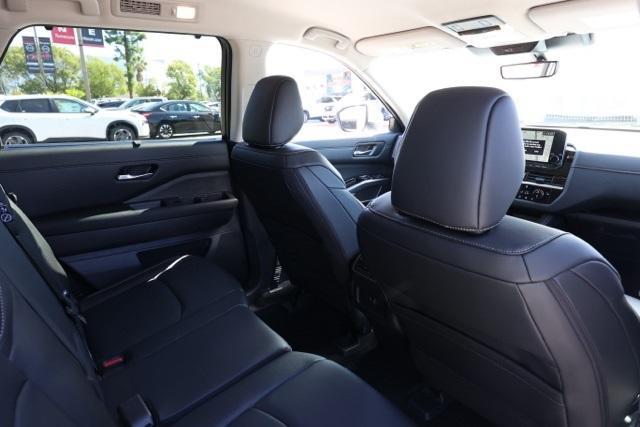 new 2025 Nissan Pathfinder car, priced at $37,527