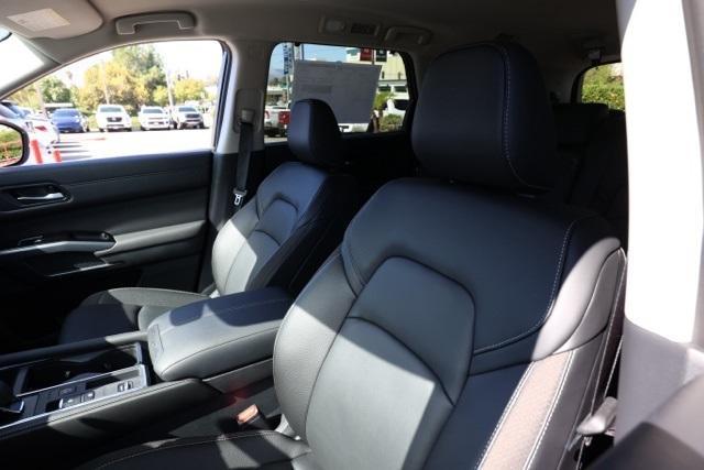 new 2025 Nissan Pathfinder car, priced at $37,527