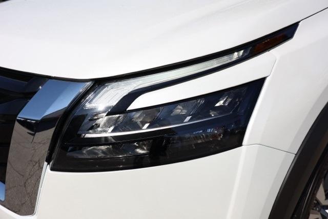 new 2025 Nissan Pathfinder car, priced at $37,527