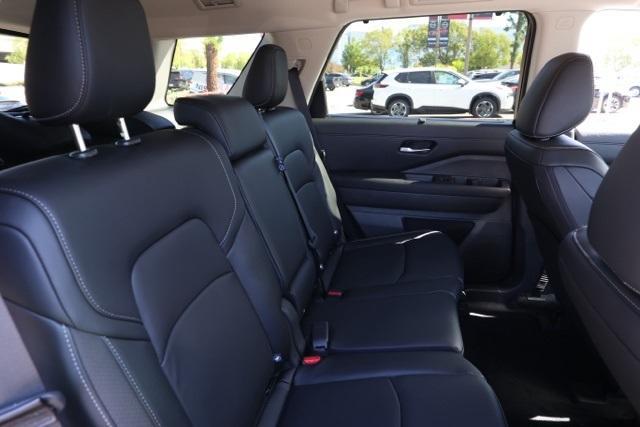 new 2025 Nissan Pathfinder car, priced at $37,527