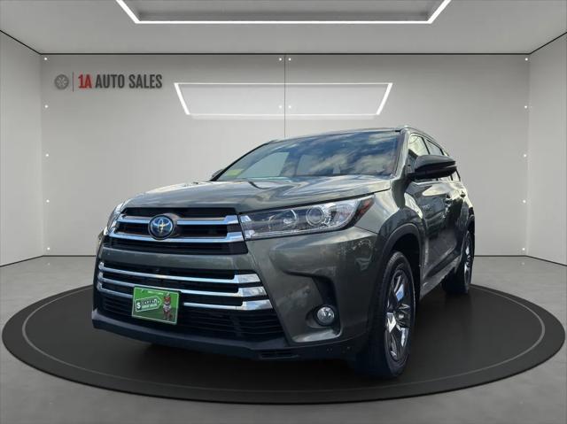 used 2017 Toyota Highlander Hybrid car, priced at $23,995