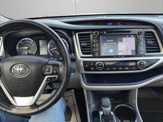 used 2017 Toyota Highlander Hybrid car, priced at $23,995