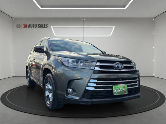 used 2017 Toyota Highlander Hybrid car, priced at $23,995