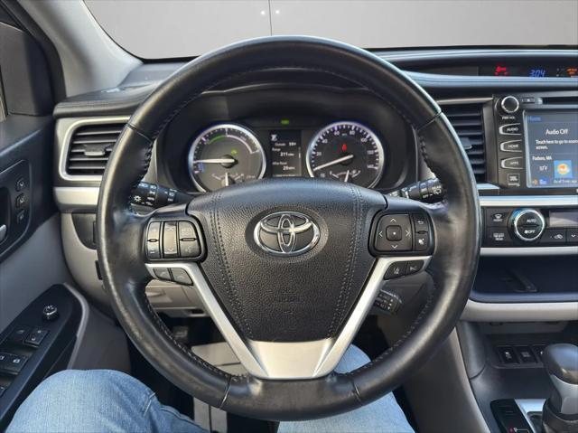 used 2017 Toyota Highlander Hybrid car, priced at $23,995