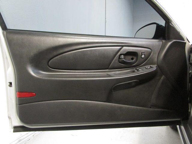 used 2004 Chevrolet Monte Carlo car, priced at $9,995