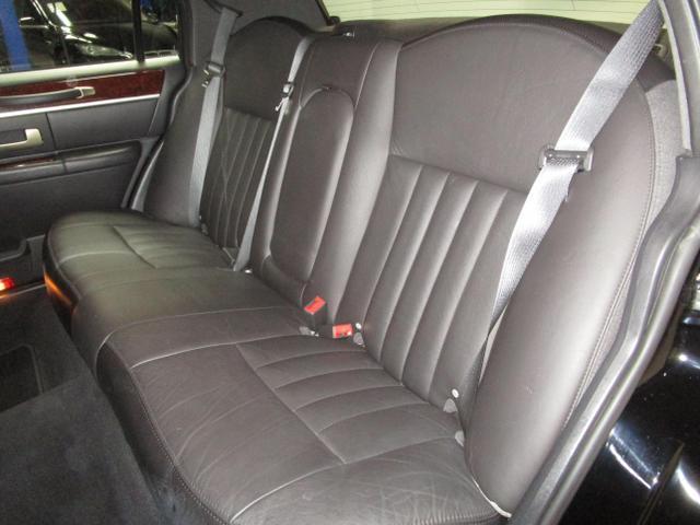 used 2007 Lincoln Town Car car, priced at $9,995