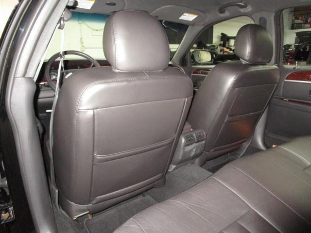 used 2007 Lincoln Town Car car, priced at $9,995