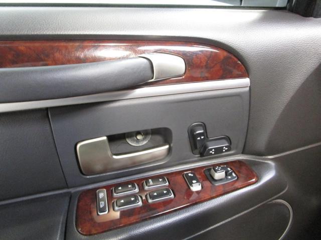 used 2007 Lincoln Town Car car, priced at $9,995