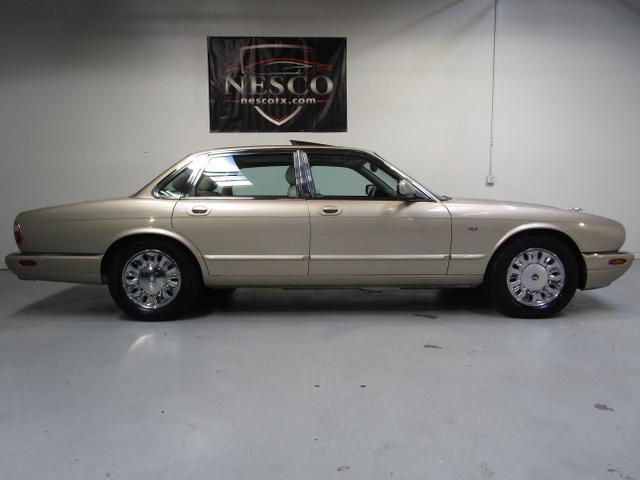 used 2000 Jaguar XJ8 car, priced at $7,995