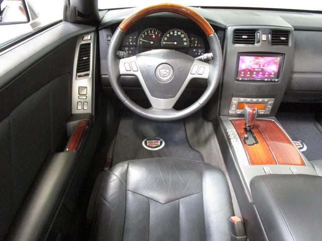 used 2007 Cadillac XLR car, priced at $19,995