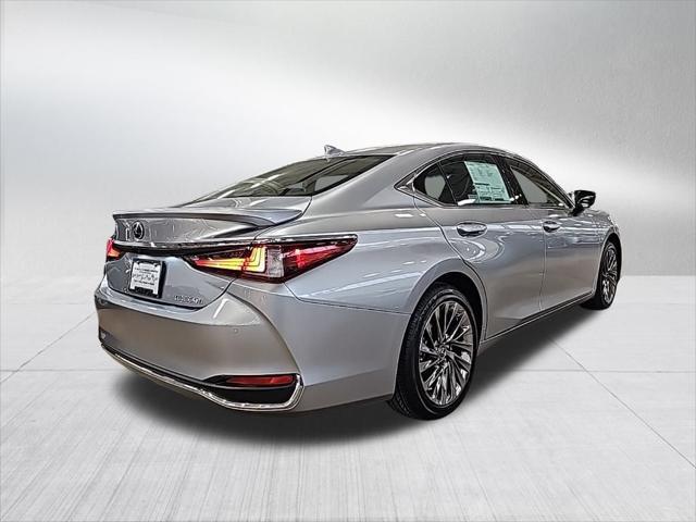 new 2025 Lexus ES 300h car, priced at $54,514