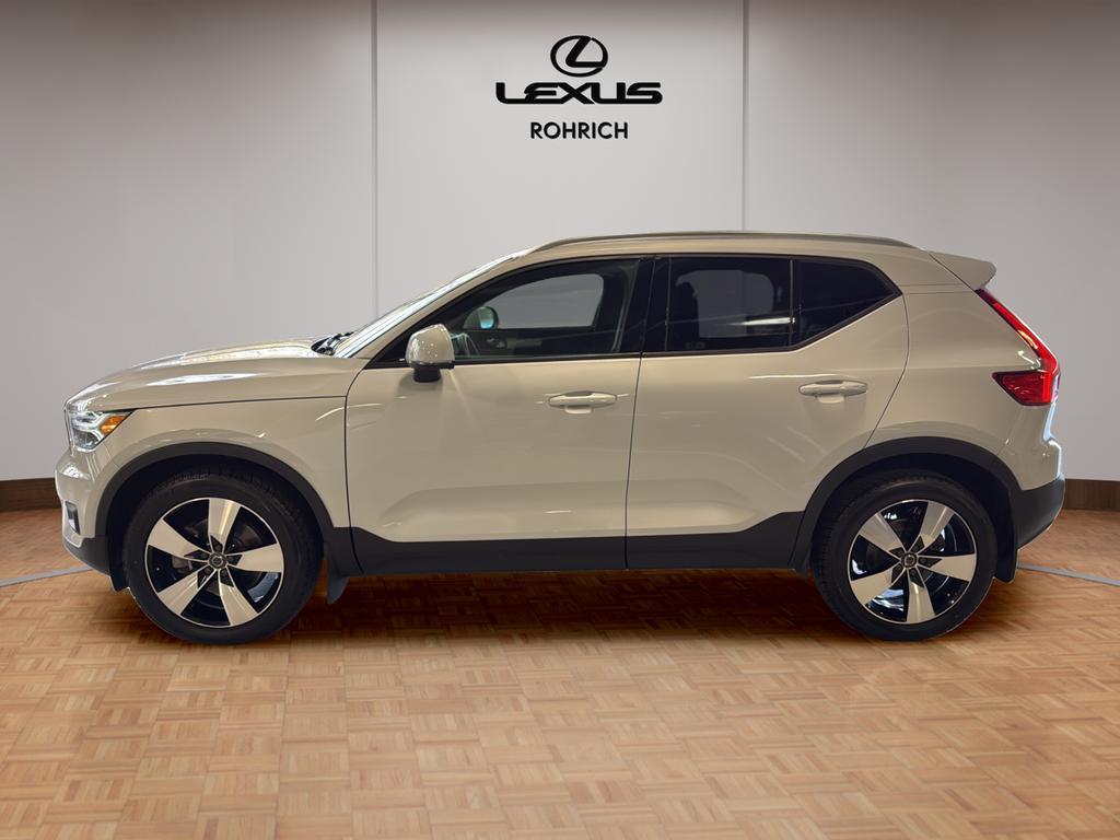used 2022 Volvo XC40 car, priced at $26,987