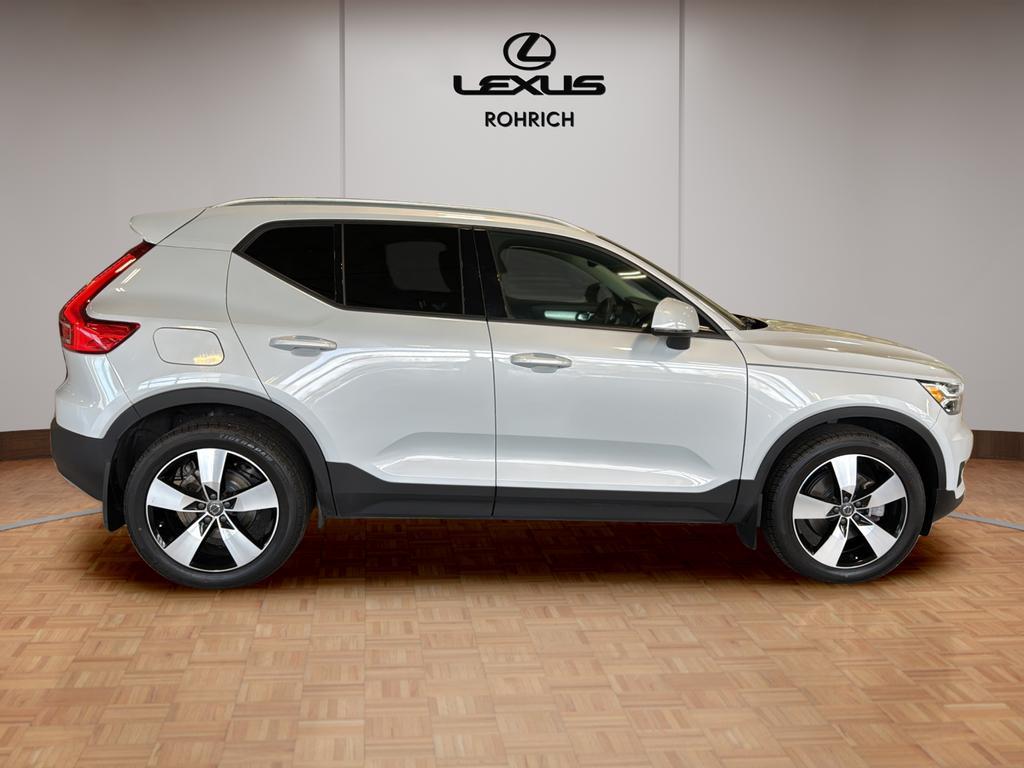 used 2022 Volvo XC40 car, priced at $26,987