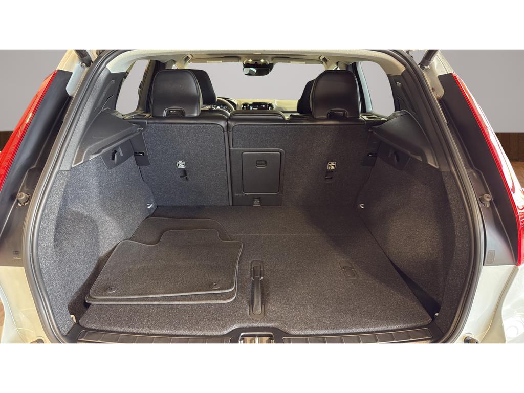 used 2022 Volvo XC40 car, priced at $26,987