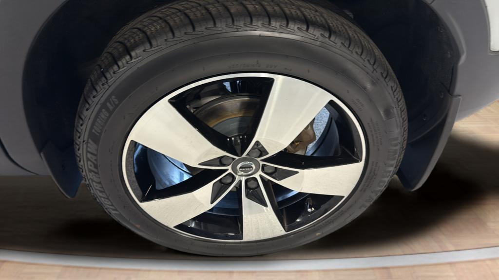 used 2022 Volvo XC40 car, priced at $26,987