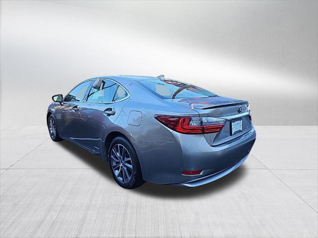 used 2018 Lexus ES 300h car, priced at $27,487