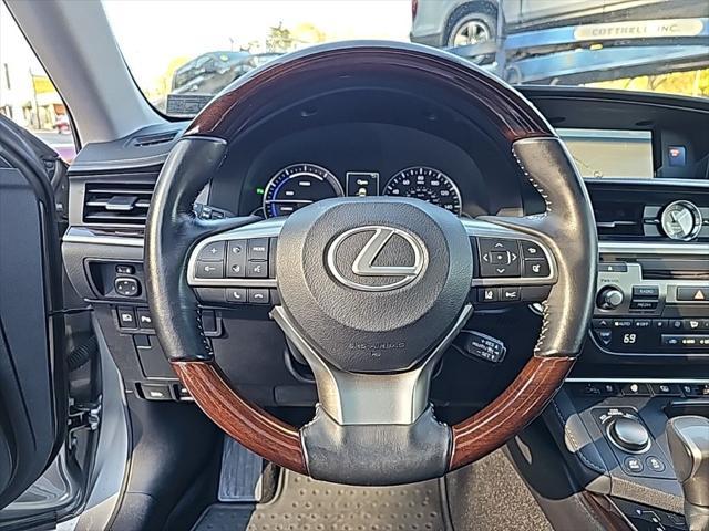 used 2018 Lexus ES 300h car, priced at $27,487