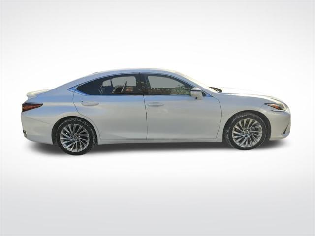 used 2023 Lexus ES 300h car, priced at $32,987