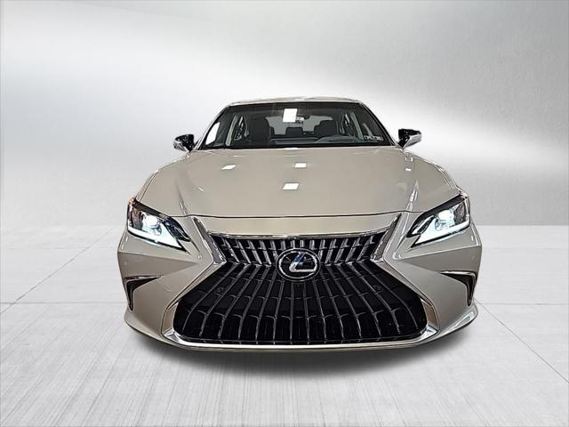 new 2025 Lexus ES 300h car, priced at $54,014