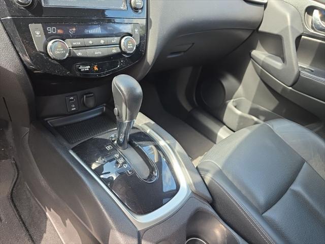 used 2015 Nissan Rogue car, priced at $10,987