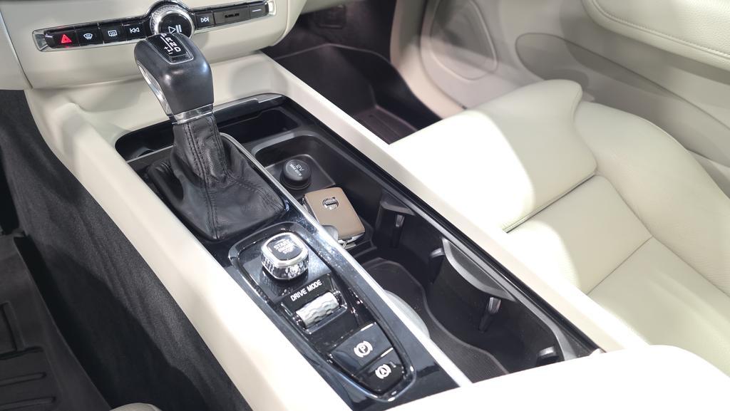 used 2018 Volvo XC60 car, priced at $22,987