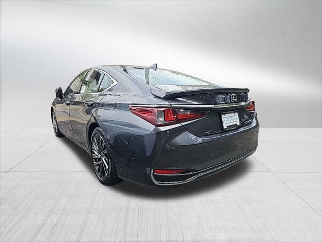 new 2025 Lexus ES 300h car, priced at $57,264