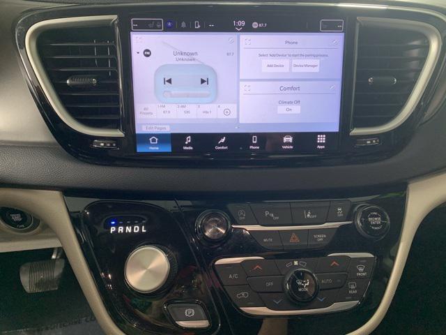 used 2023 Chrysler Pacifica car, priced at $25,000
