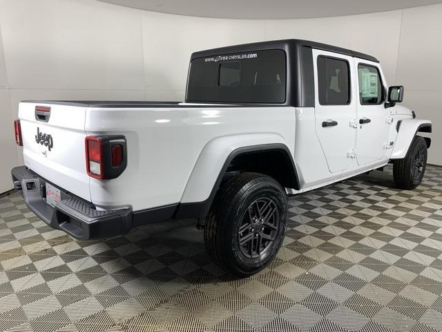 new 2025 Jeep Gladiator car, priced at $43,985