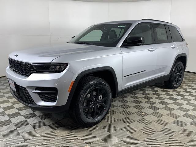 new 2025 Jeep Grand Cherokee car, priced at $40,427