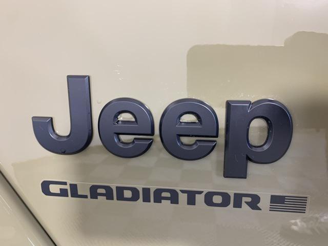 new 2025 Jeep Gladiator car, priced at $43,134
