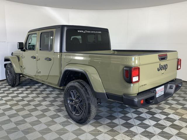 new 2025 Jeep Gladiator car, priced at $43,134
