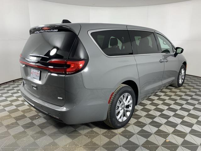 new 2025 Chrysler Pacifica car, priced at $44,011