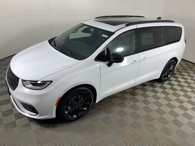 new 2024 Chrysler Pacifica car, priced at $46,000
