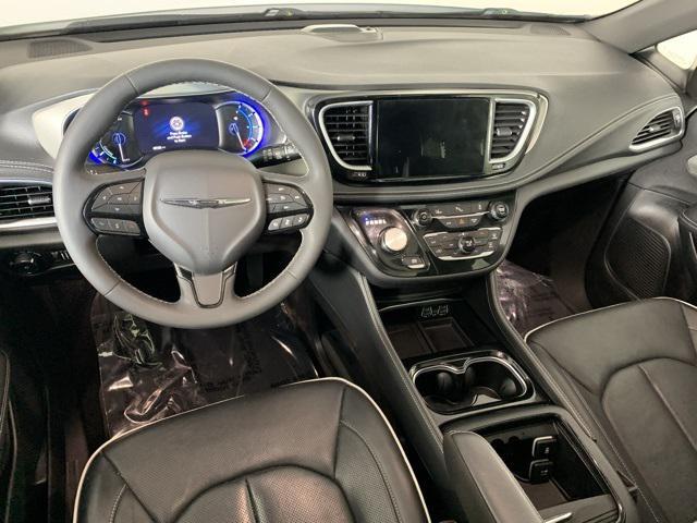 used 2023 Chrysler Pacifica Hybrid car, priced at $26,000