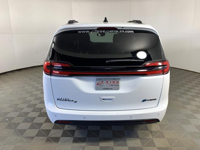 used 2023 Chrysler Pacifica Hybrid car, priced at $26,000