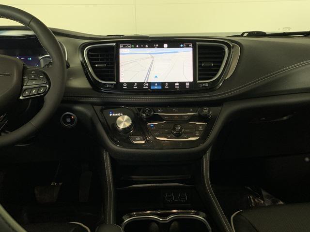 used 2023 Chrysler Pacifica Hybrid car, priced at $26,000