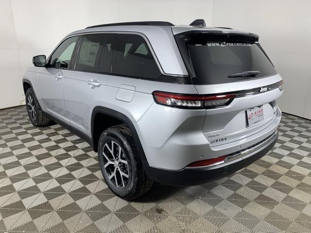 new 2025 Jeep Grand Cherokee car, priced at $42,104