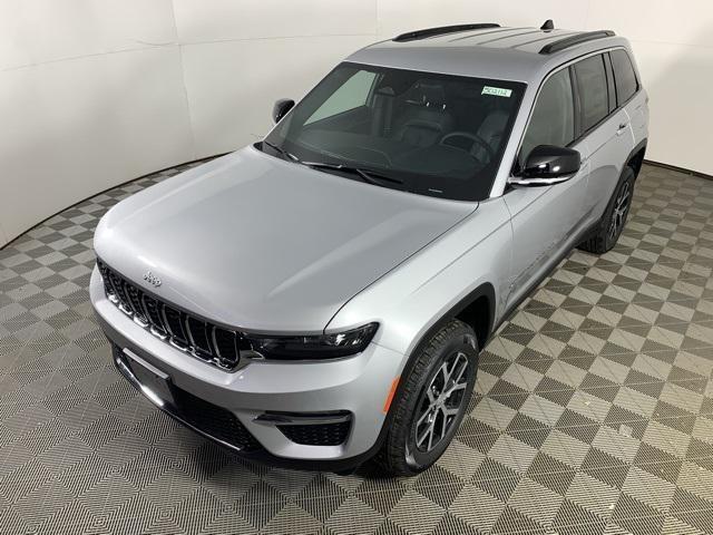 new 2025 Jeep Grand Cherokee car, priced at $42,104