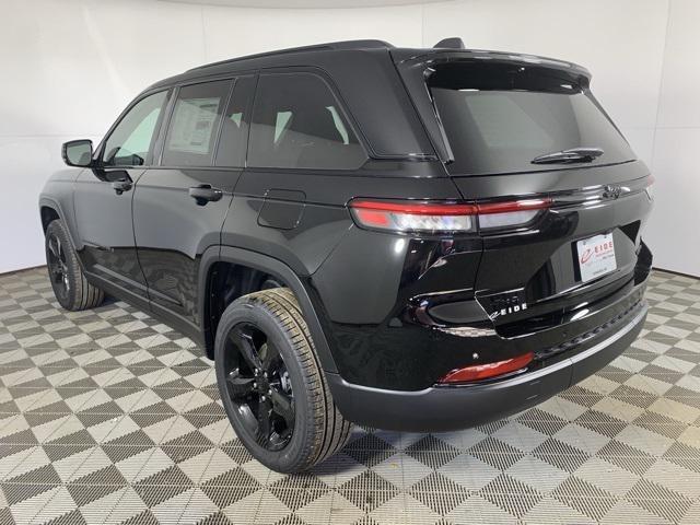 new 2025 Jeep Grand Cherokee car, priced at $45,613
