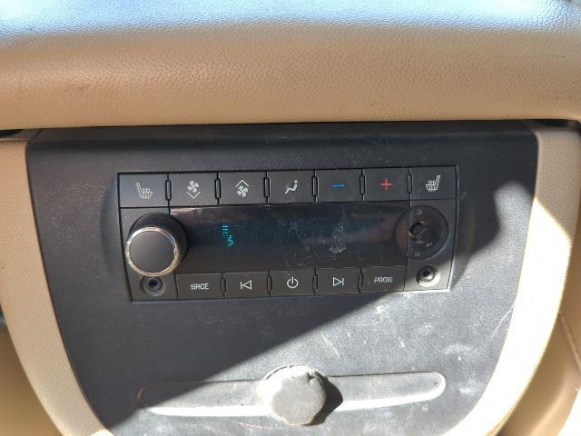 used 2007 Chevrolet Suburban car, priced at $6,000