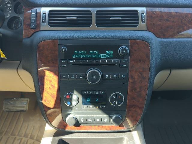 used 2007 Chevrolet Suburban car, priced at $6,000