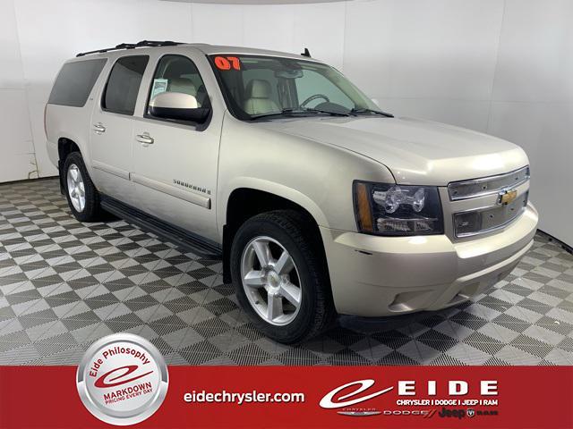 used 2007 Chevrolet Suburban car, priced at $6,000